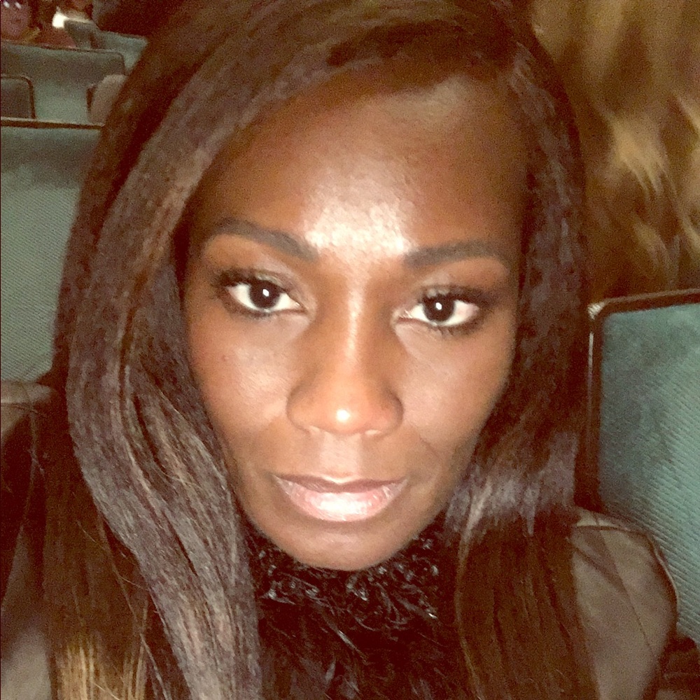 Meet your Posher, Adria